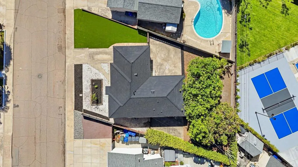 2238 Charles Way