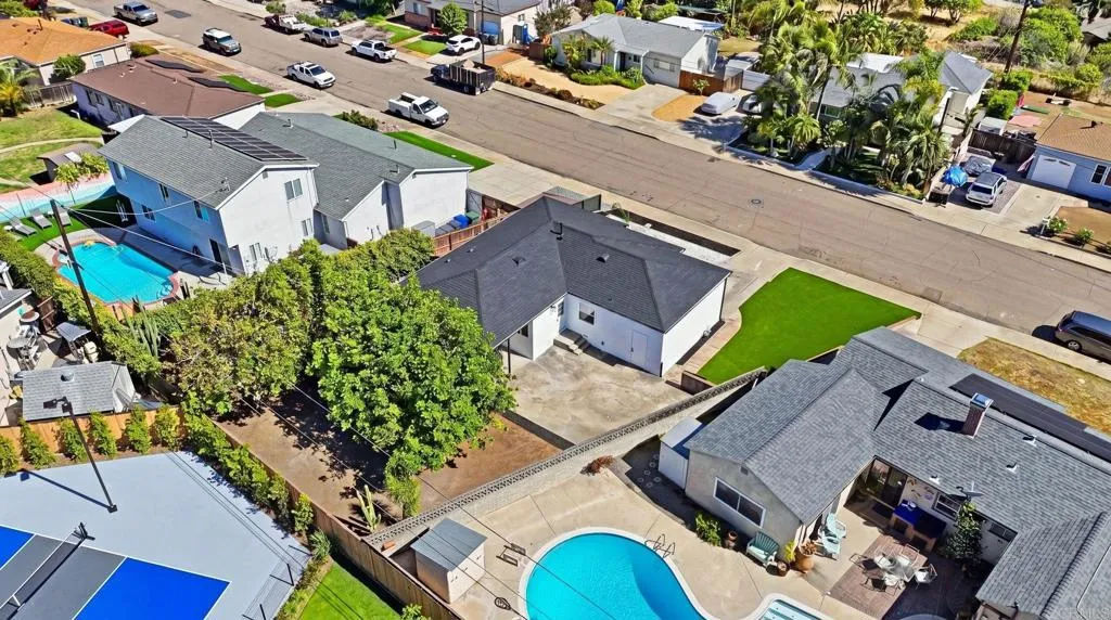 2238 Charles Way