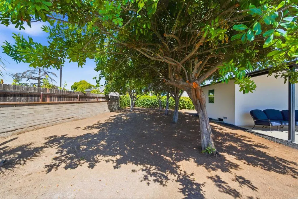 2238 Charles Way