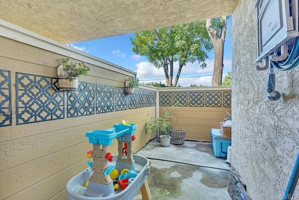 10727 Holly Meadows Drive