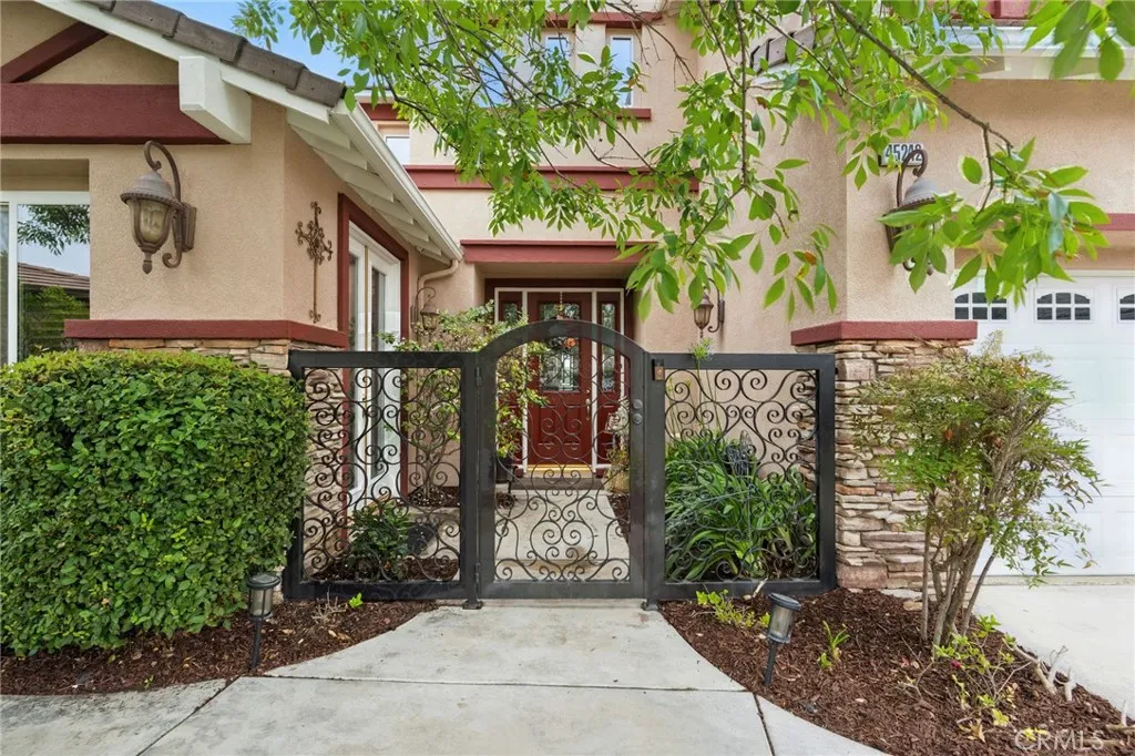 45242 Oakville Court