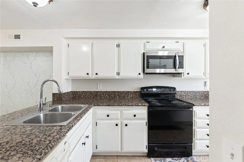 5715 Baltimore Dr Unit 86
