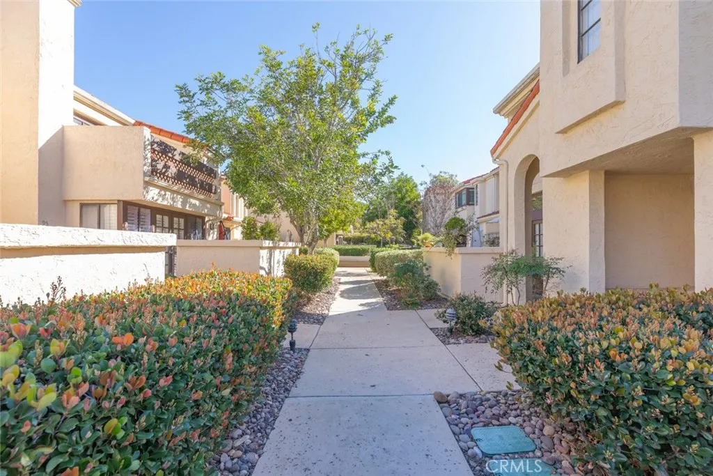 5715 Baltimore Dr Unit 86