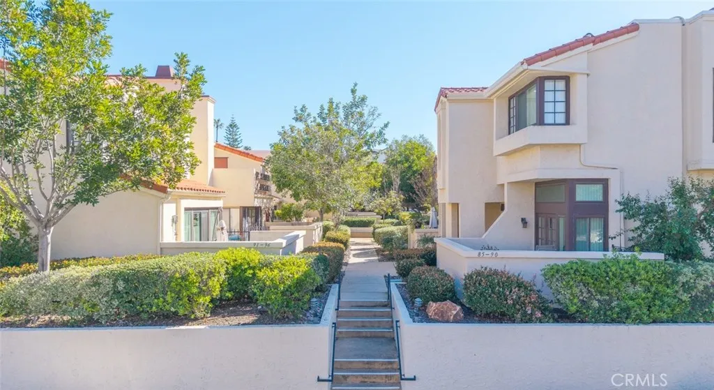 5715 Baltimore Dr Unit 86