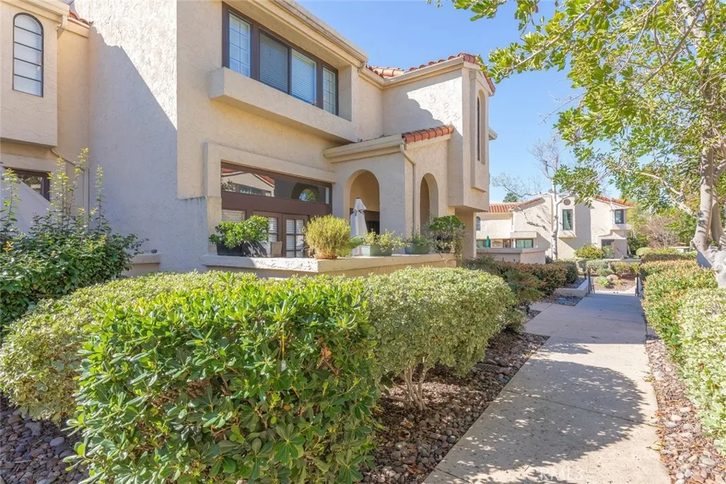 5715 Baltimore Dr Unit 86