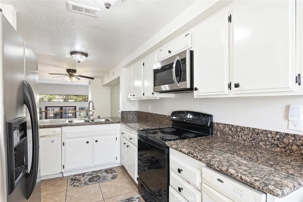 5715 Baltimore Dr Unit 86