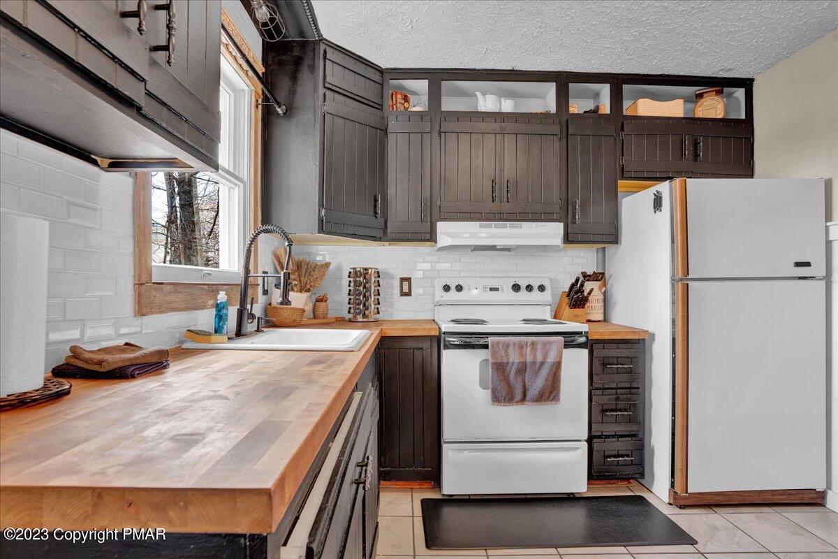 7106 Robinwood Drive