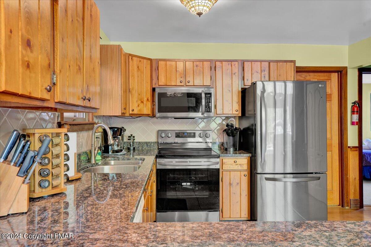 572 Sir Jeoffrey Court
