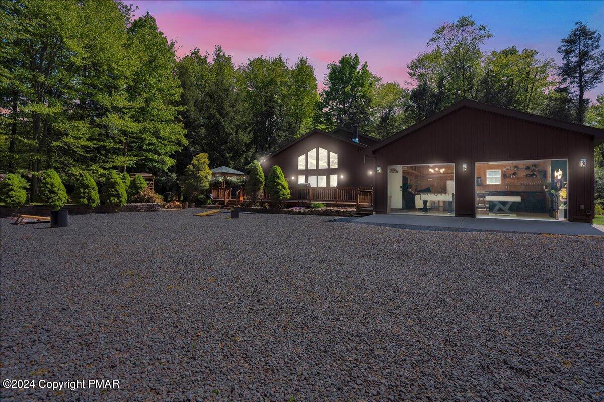 572 Sir Jeoffrey Court