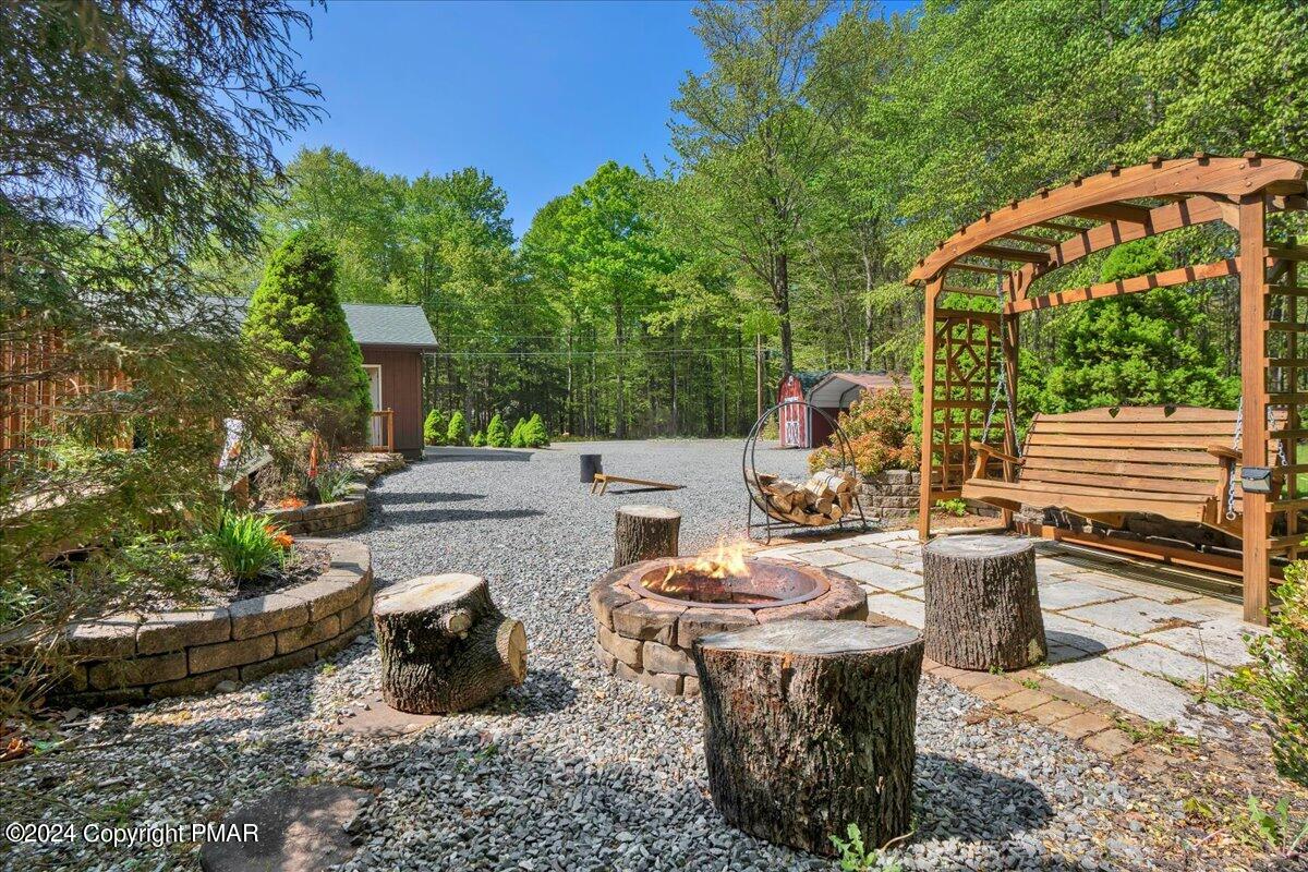 572 Sir Jeoffrey Court