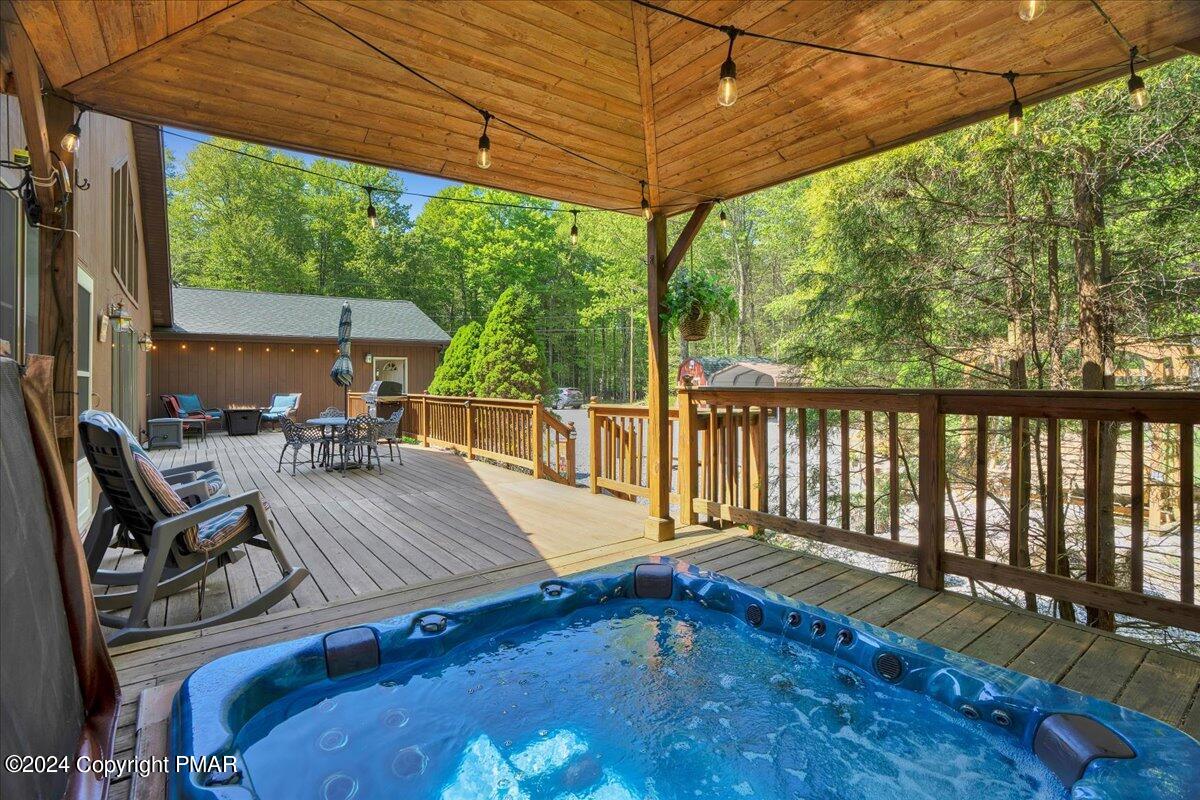 572 Sir Jeoffrey Court
