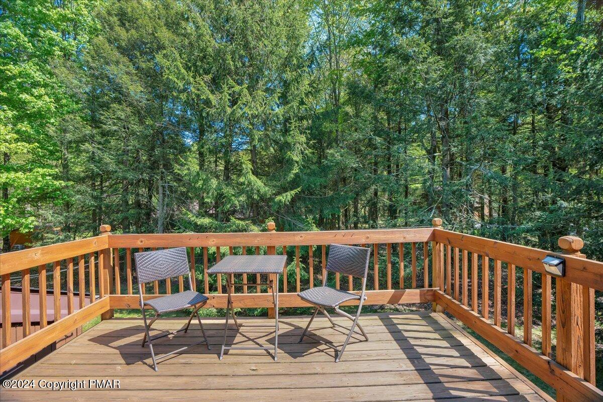 572 Sir Jeoffrey Court