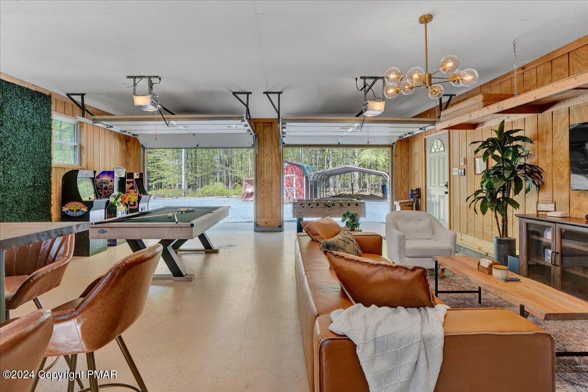 572 Sir Jeoffrey Court
