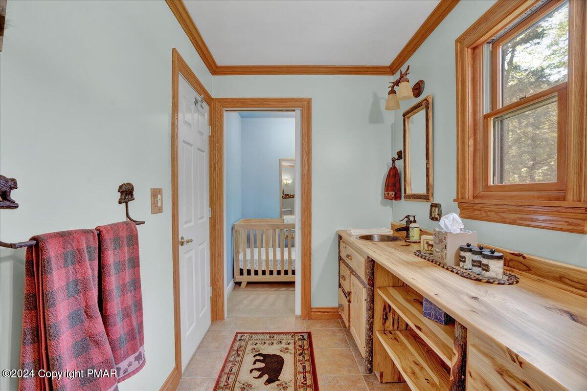572 Sir Jeoffrey Court