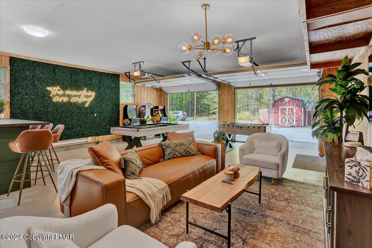 572 Sir Jeoffrey Court