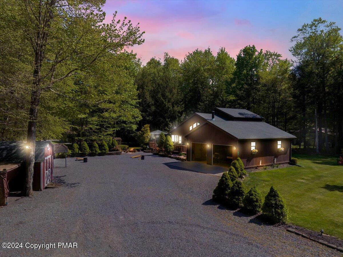 572 Sir Jeoffrey Court