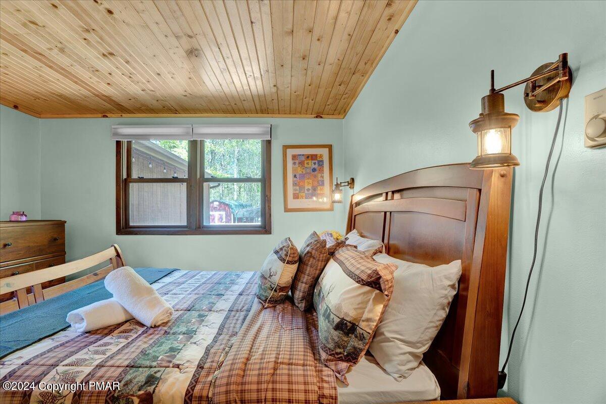 572 Sir Jeoffrey Court