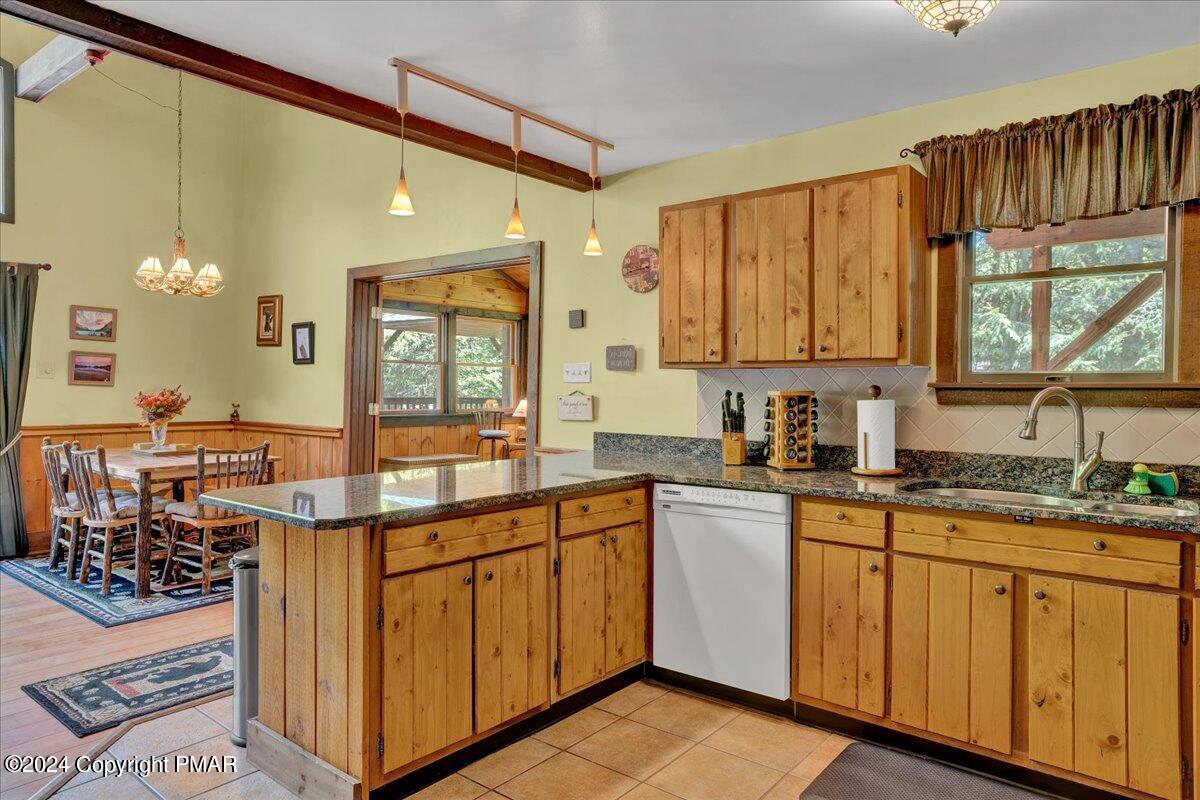 572 Sir Jeoffrey Court