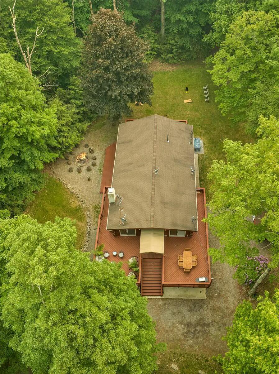 926 Sir Lionel Court
