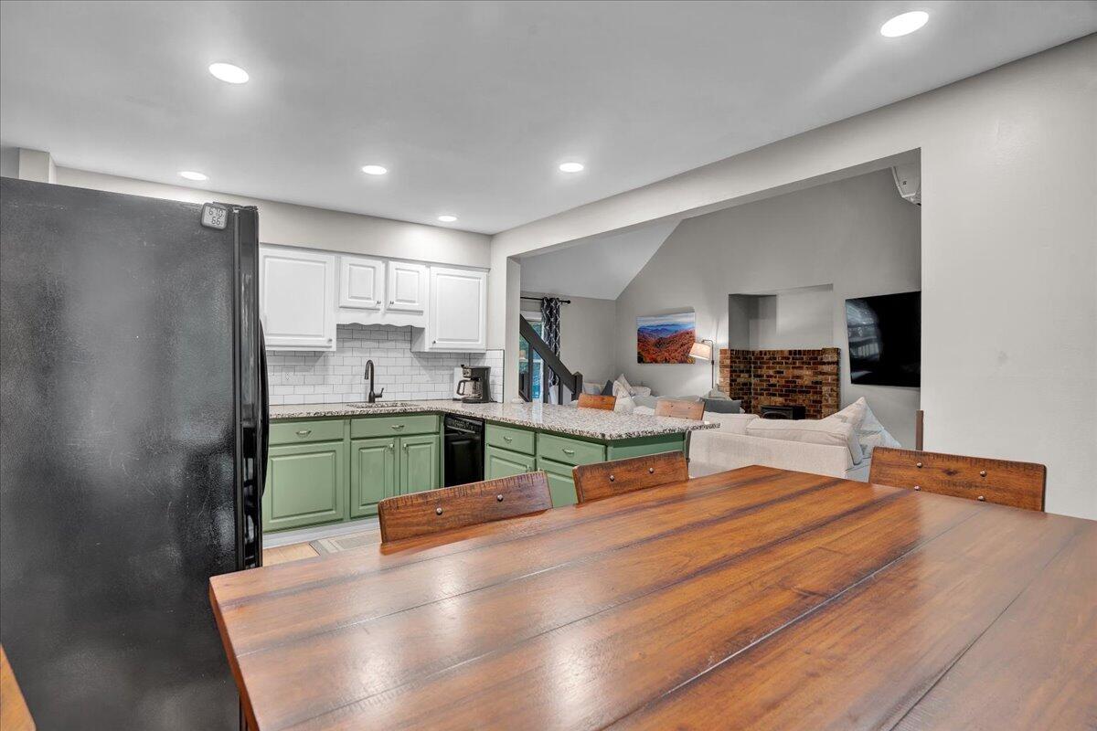 5266 Beechwood Road