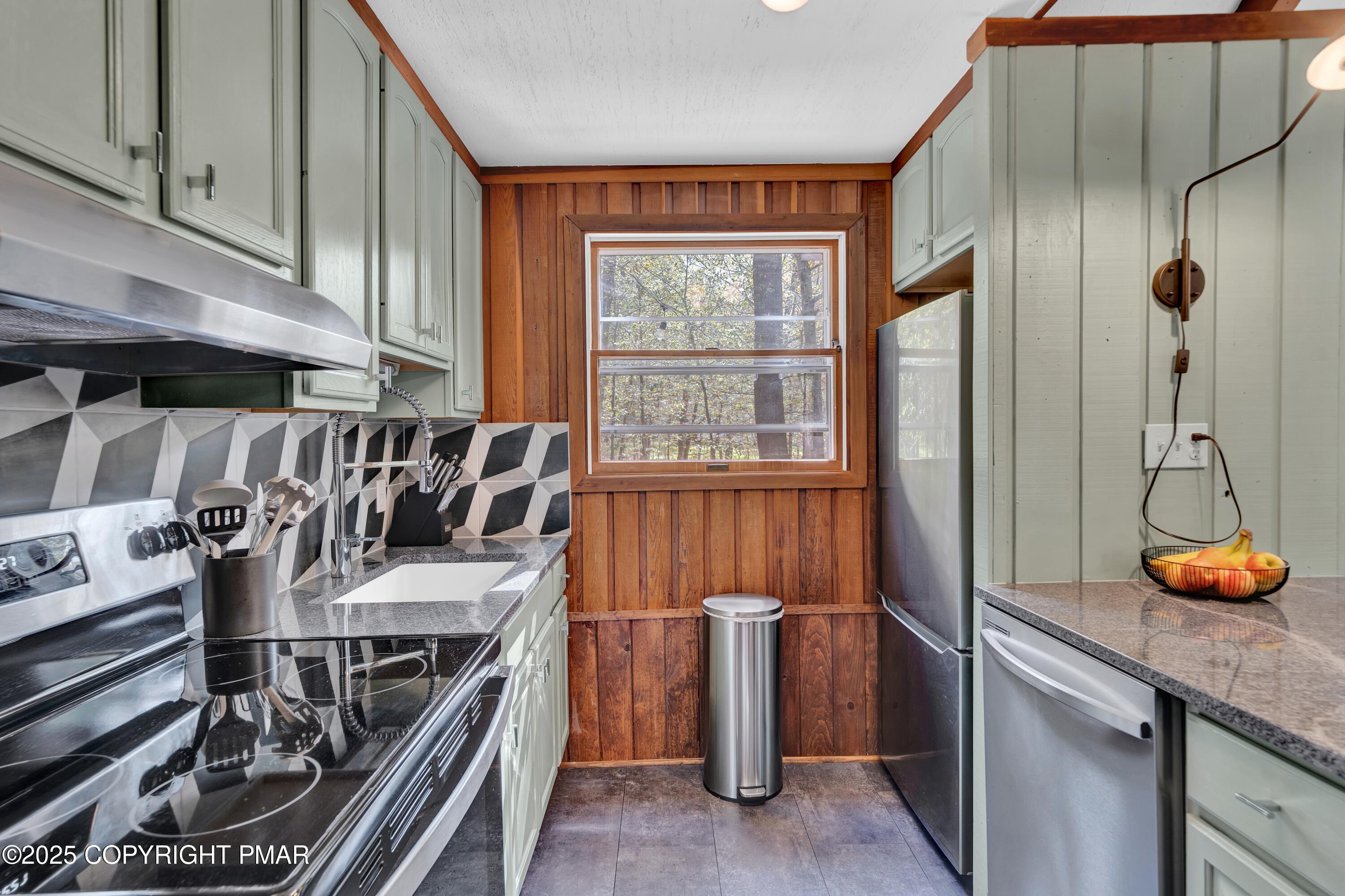 22 Mountain Glen Drive
