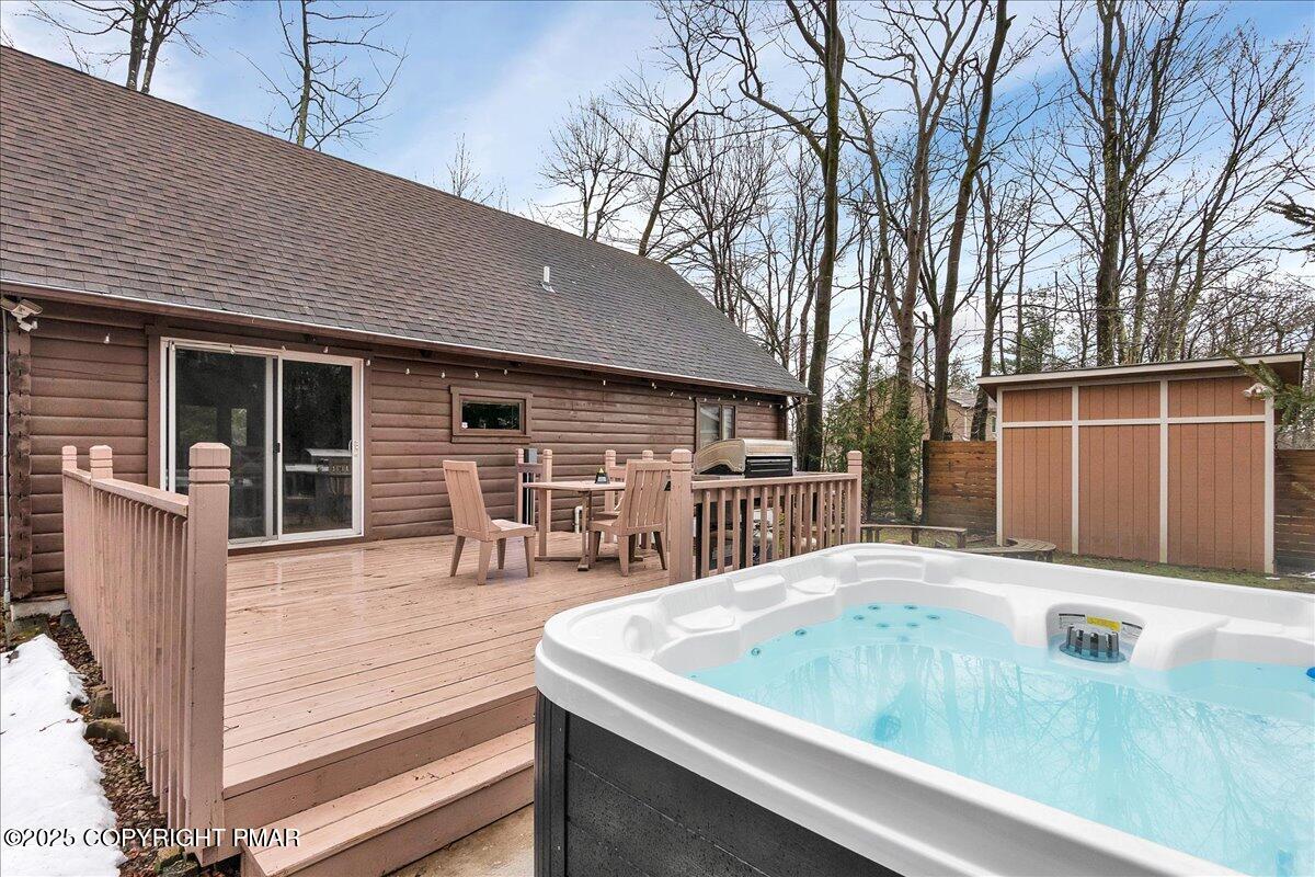 7515 Crestview Drive