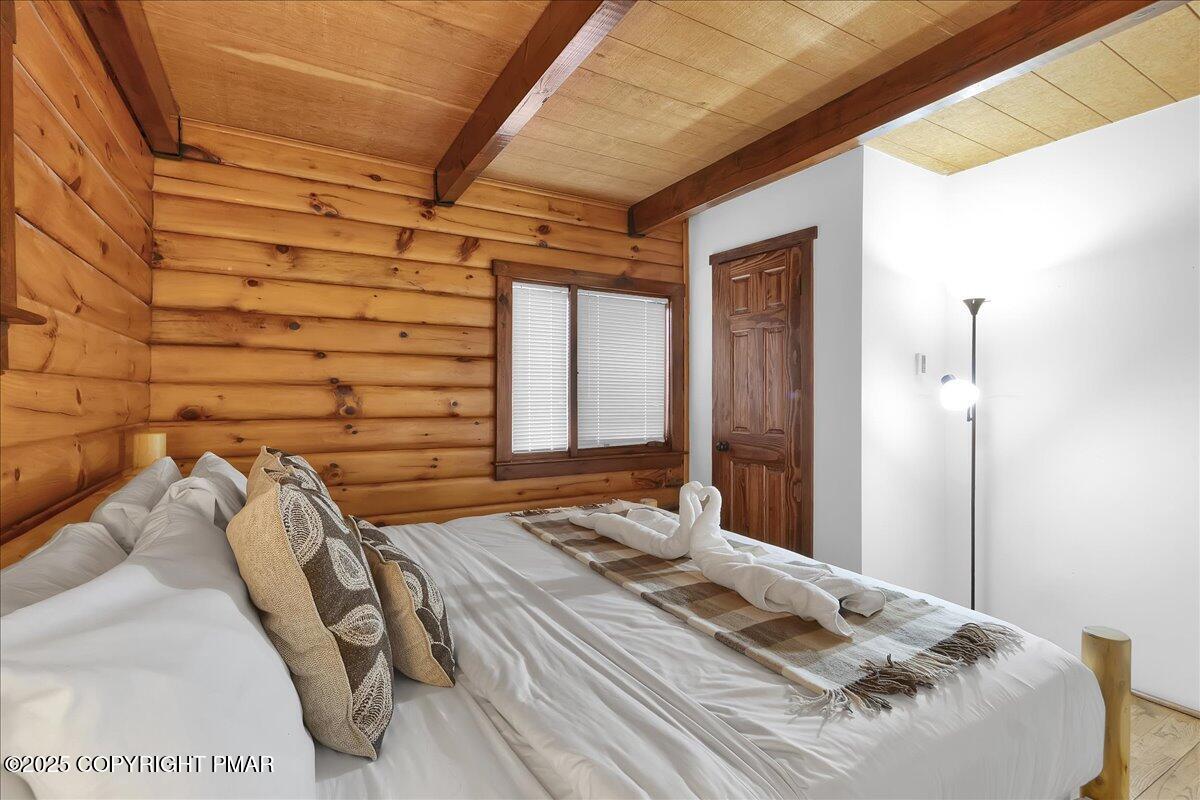 7515 Crestview Drive