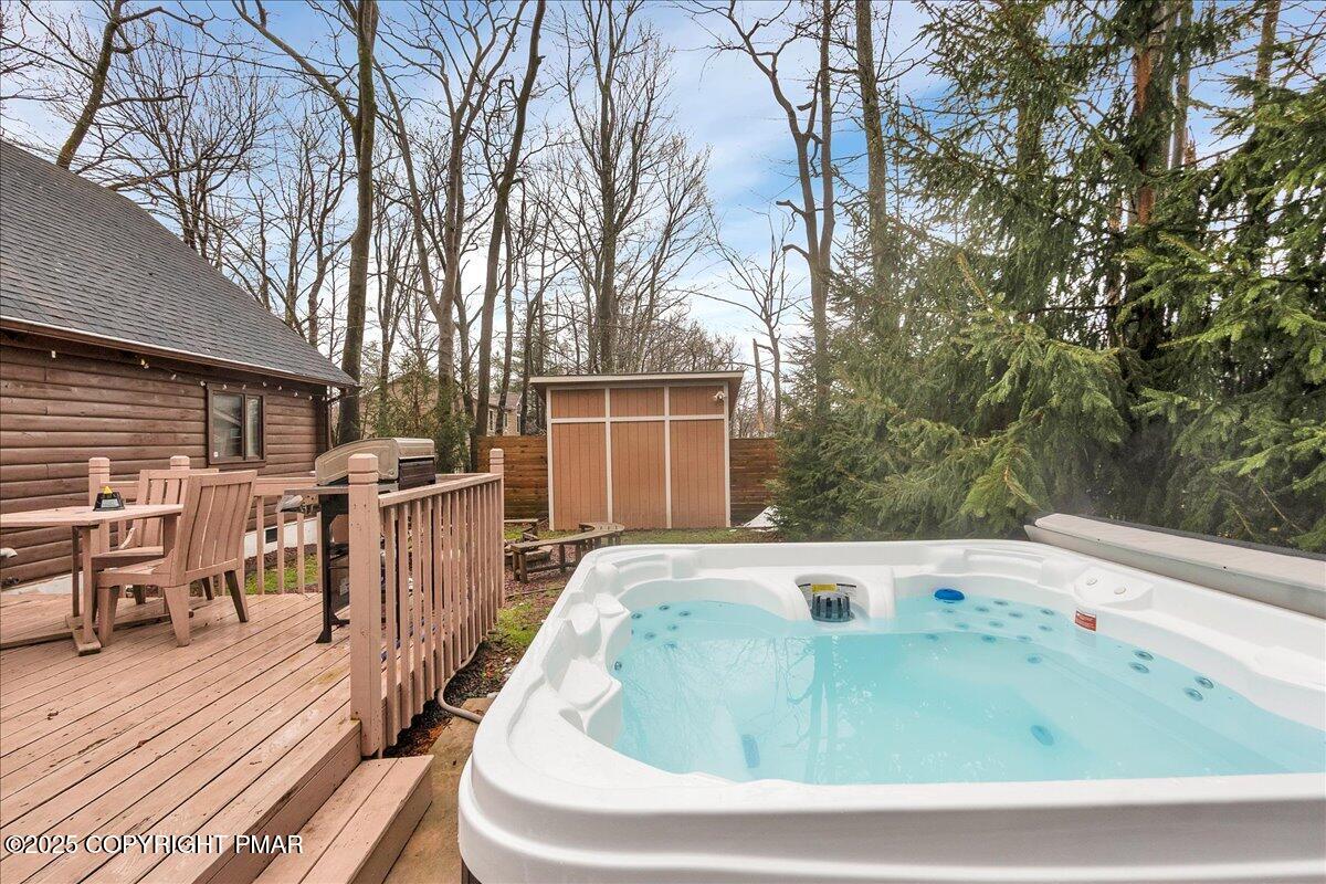 7515 Crestview Drive