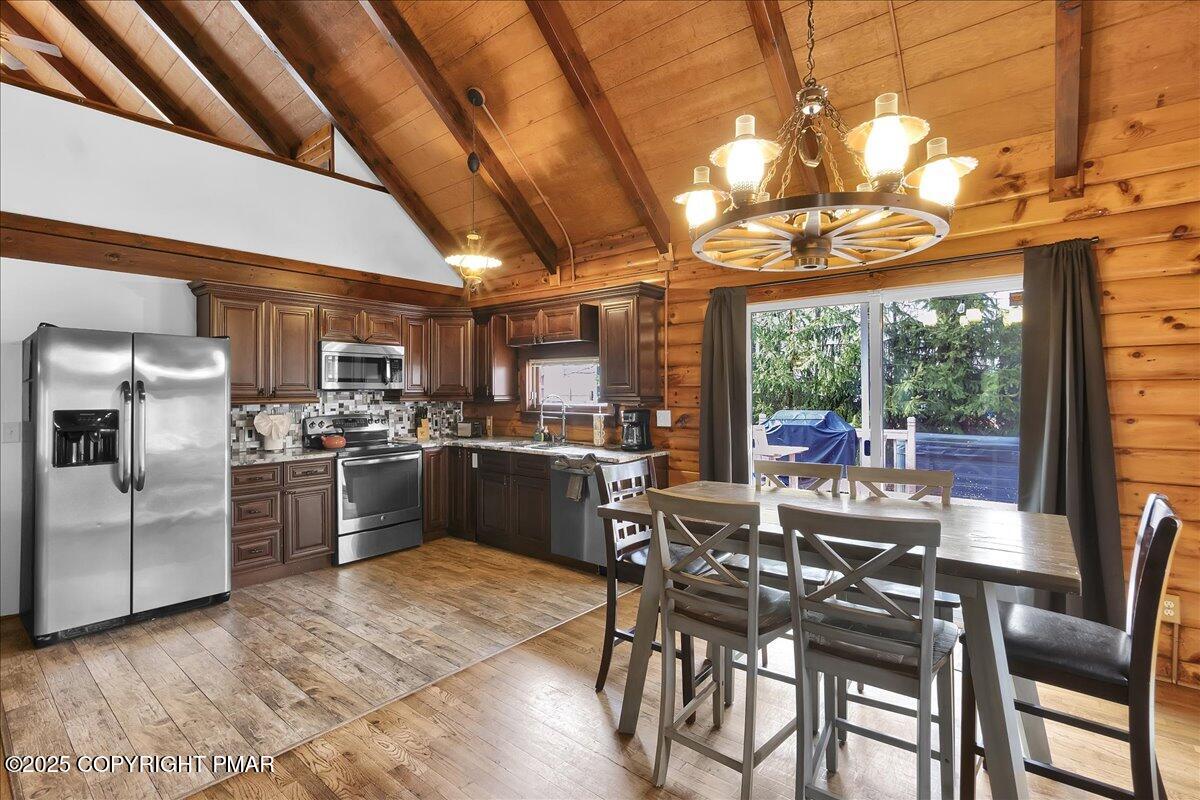 7515 Crestview Drive