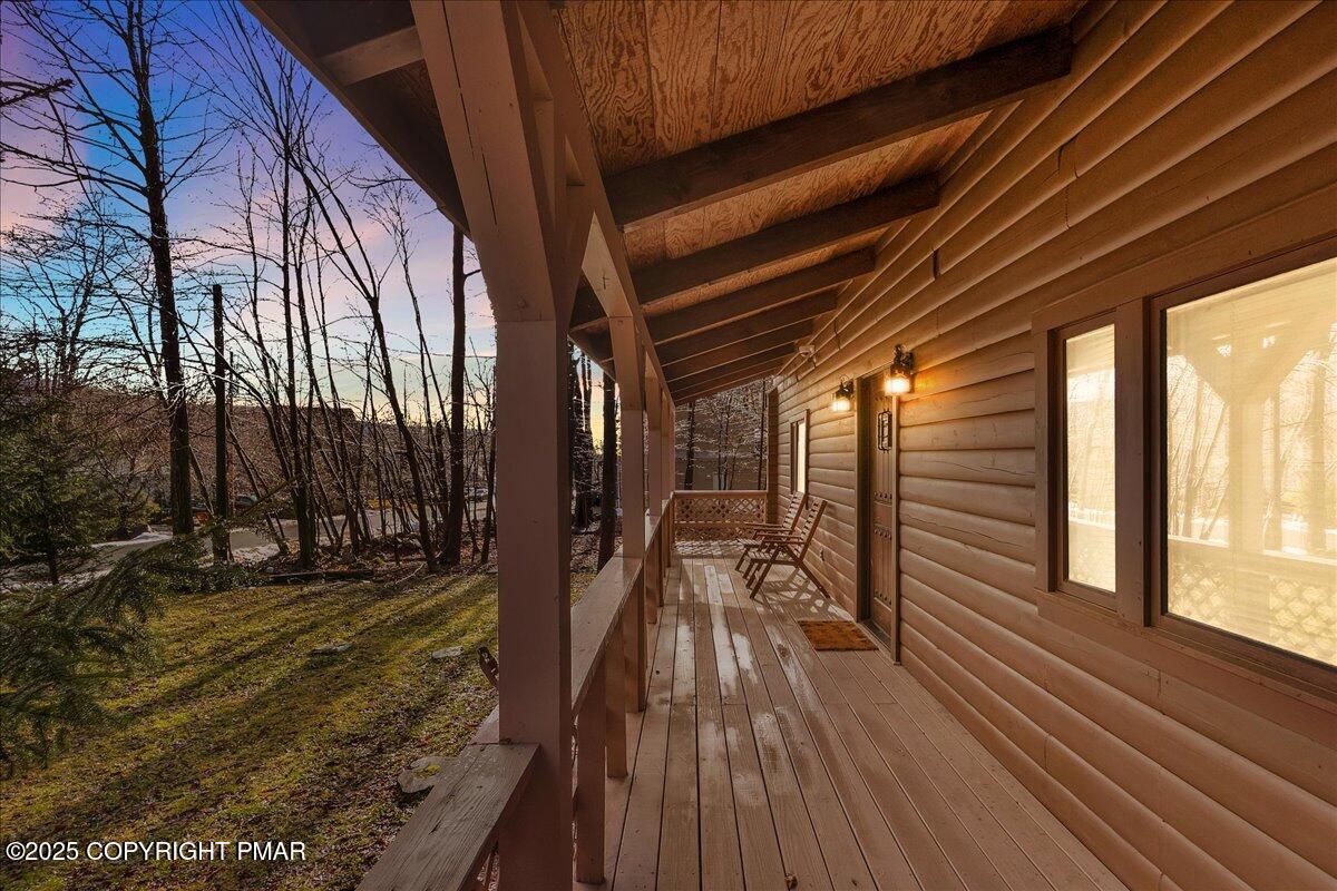 7515 Crestview Drive