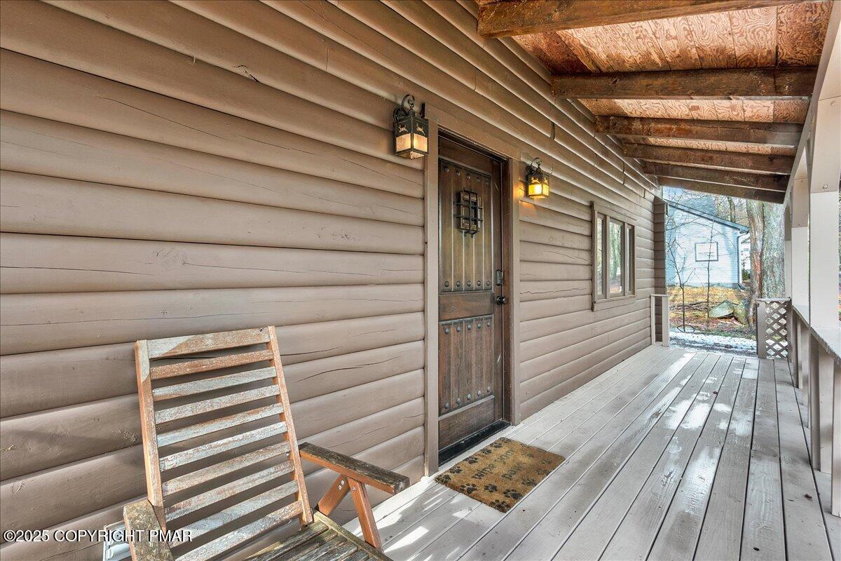 7515 Crestview Drive