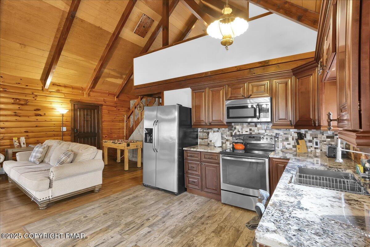 7515 Crestview Drive