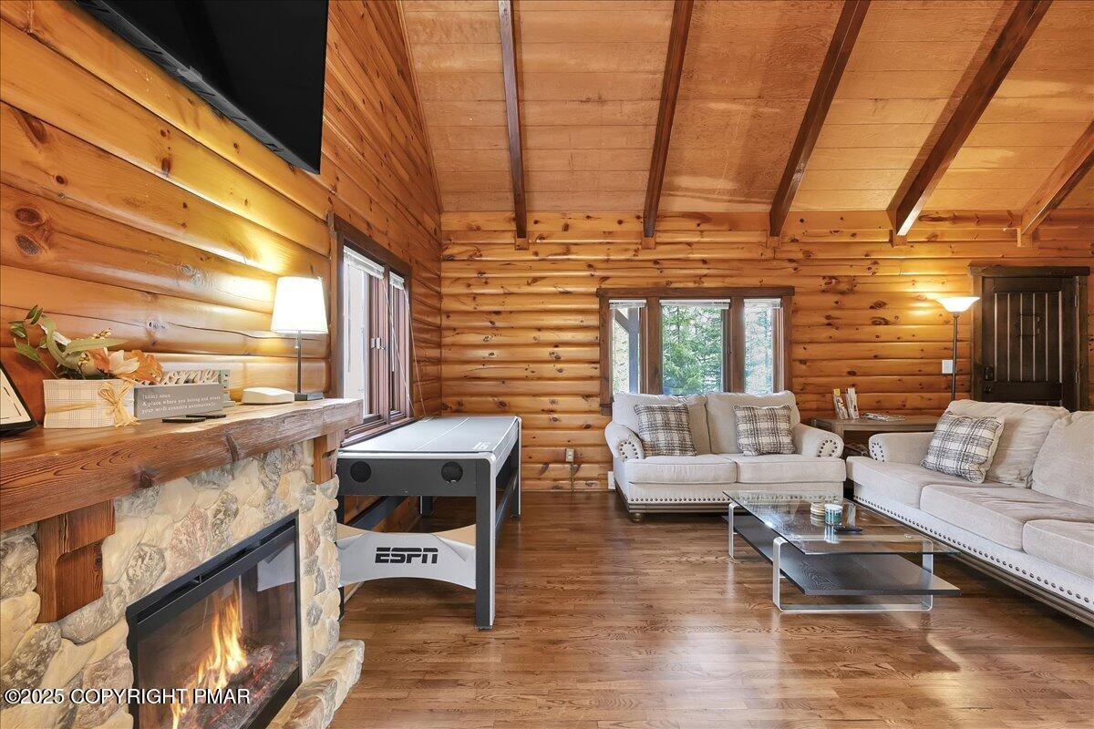 7515 Crestview Drive