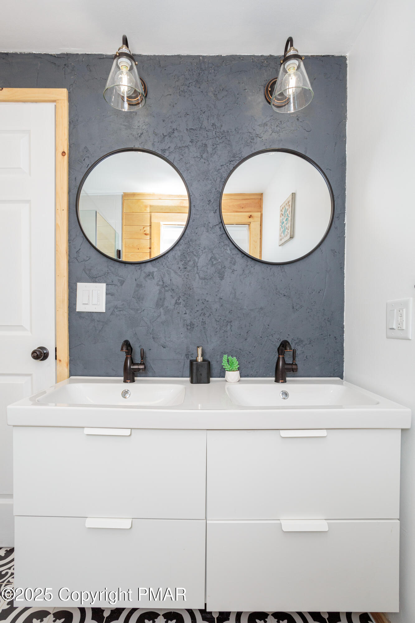 619 Washington Place