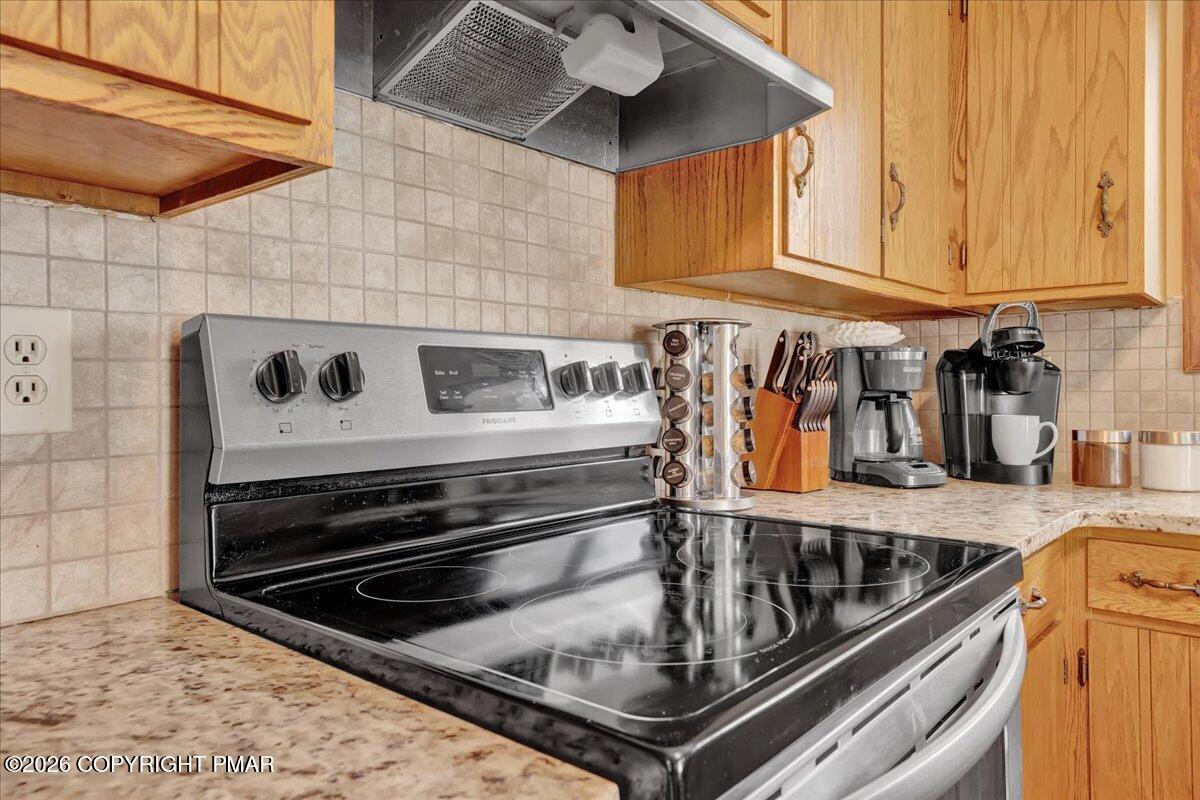 4121 Hemlock Trail