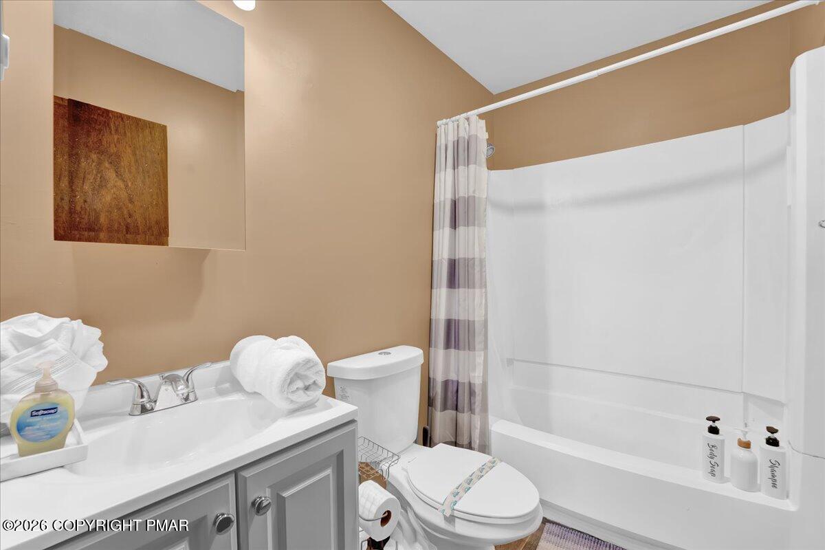 4121 Hemlock Trail