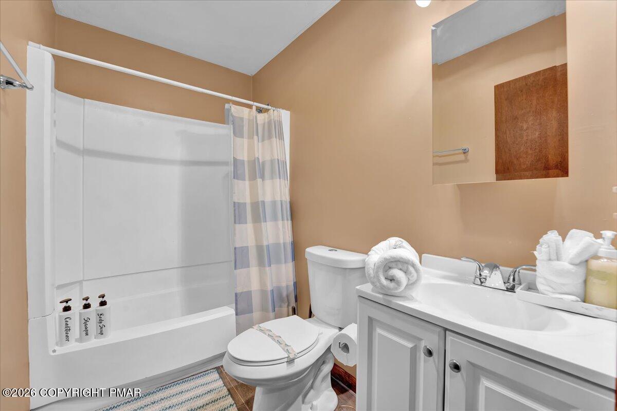 4121 Hemlock Trail