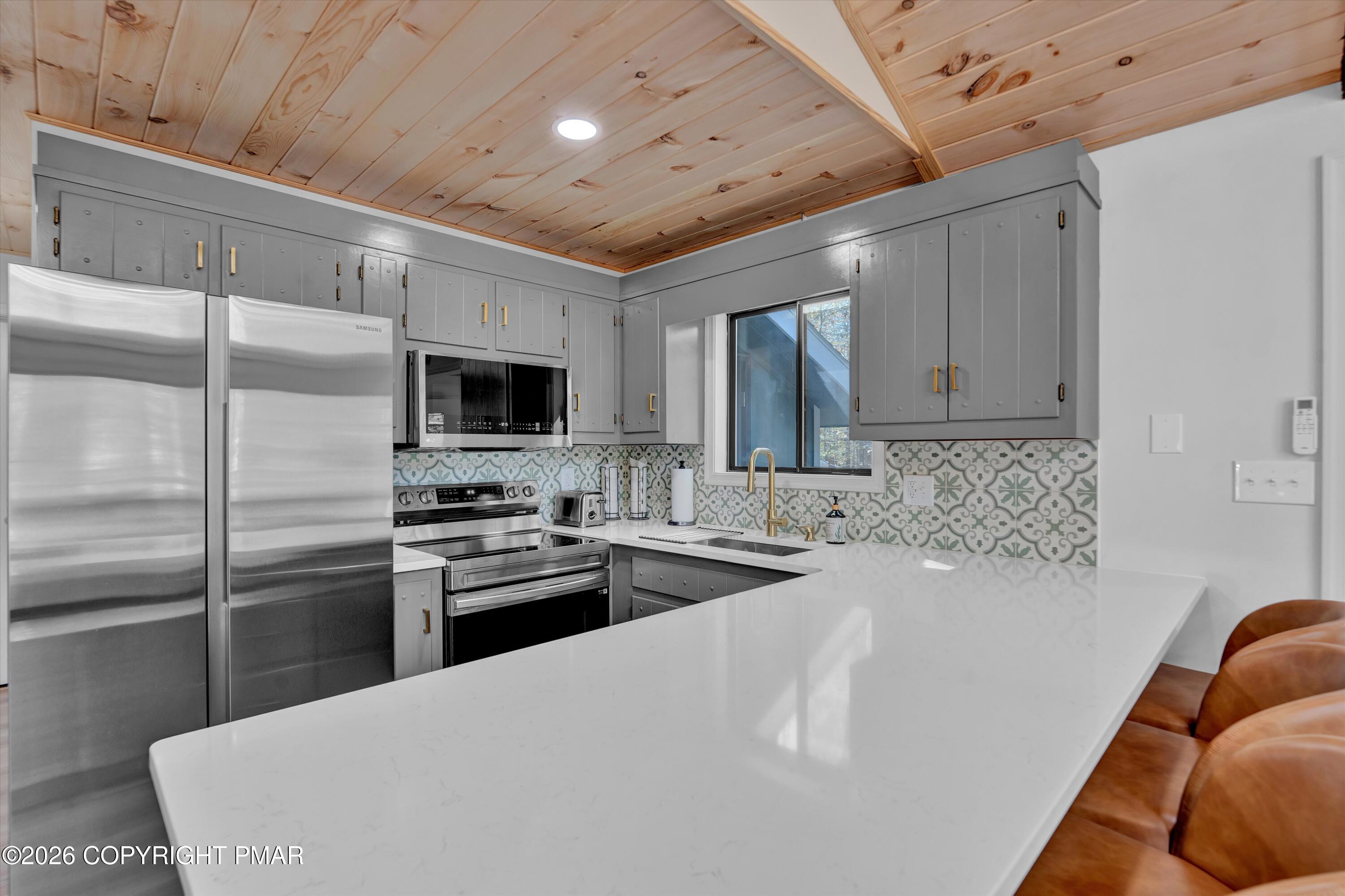 6 Ingrid Drive