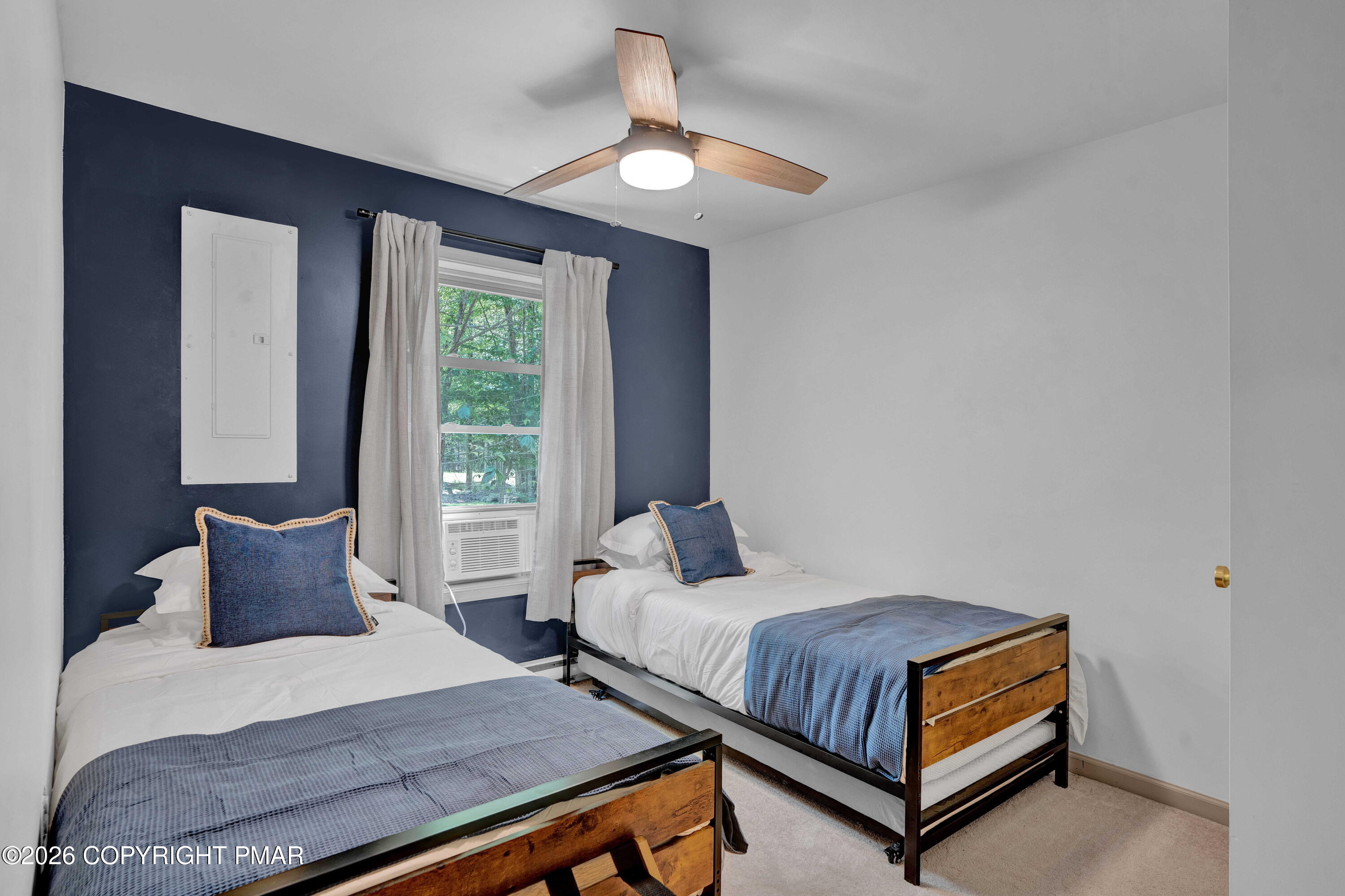 24 W Creekview Drive
