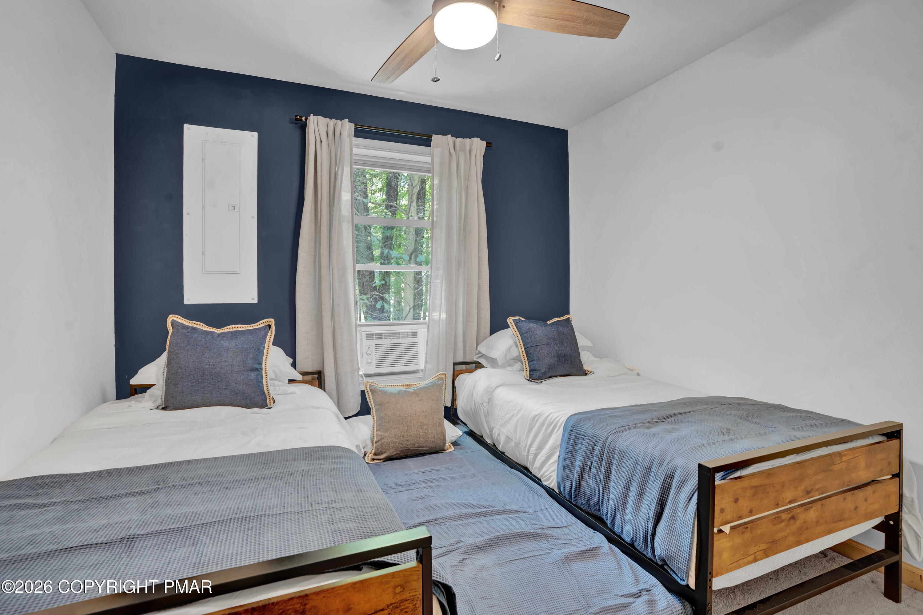 24 W Creekview Drive