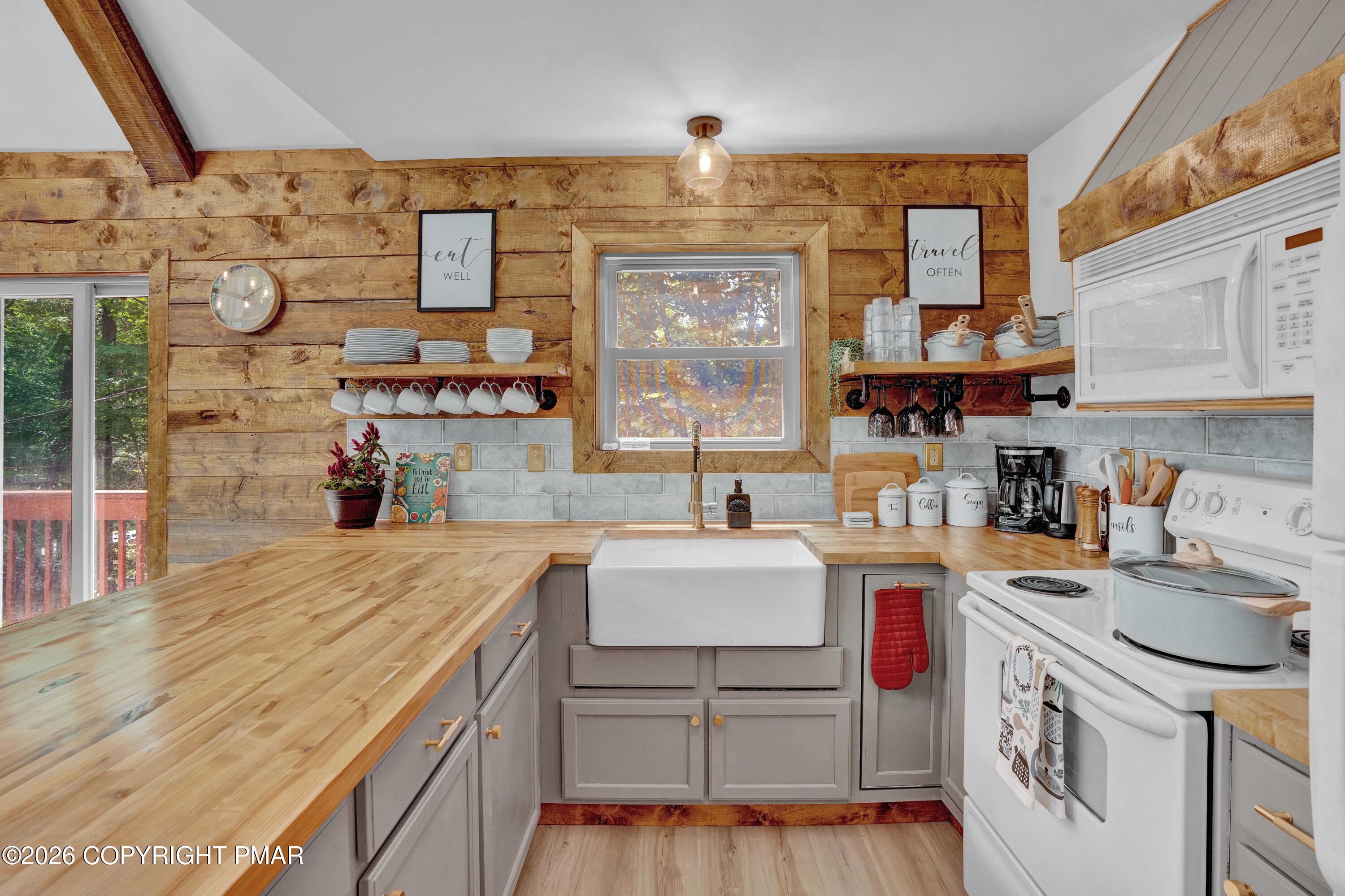 24 W Creekview Drive