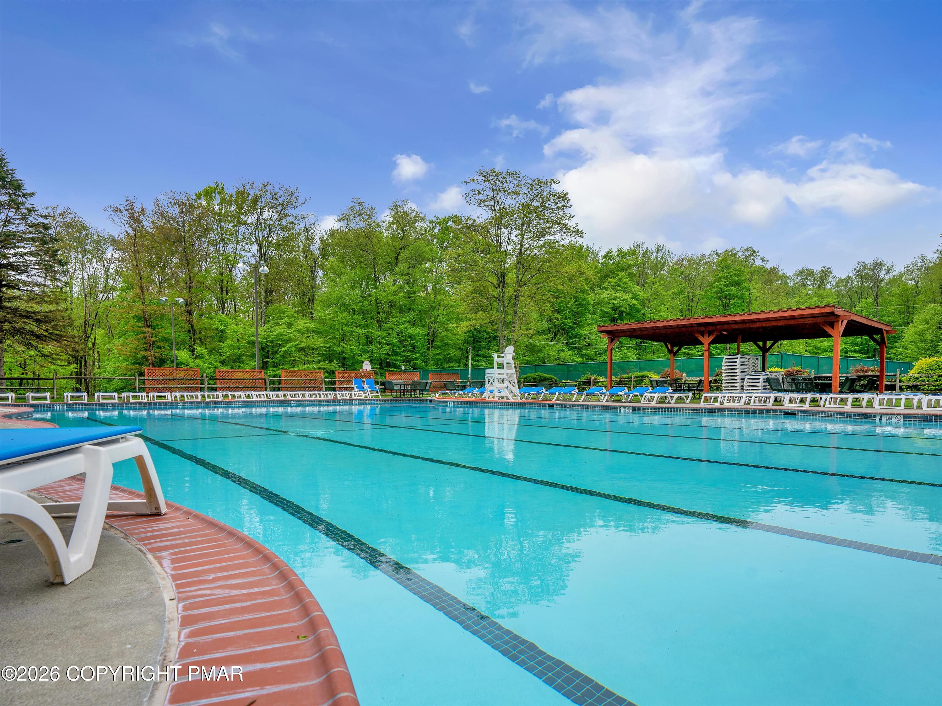 24 W Creekview Drive