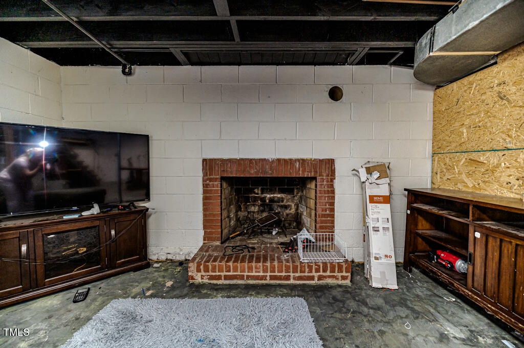 2005 Longwood Avenue