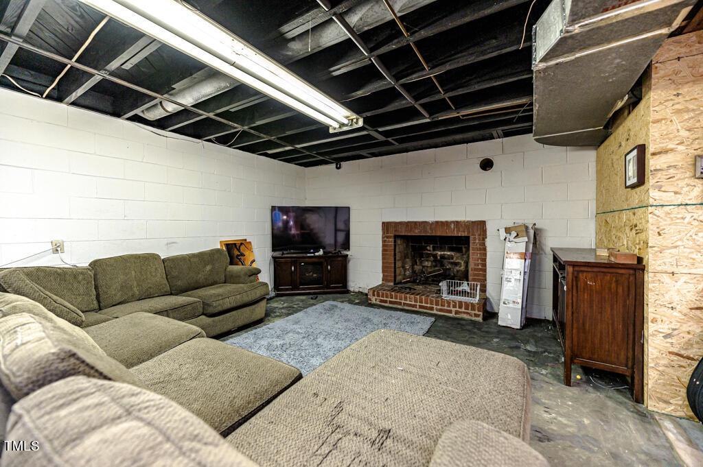 2005 Longwood Avenue