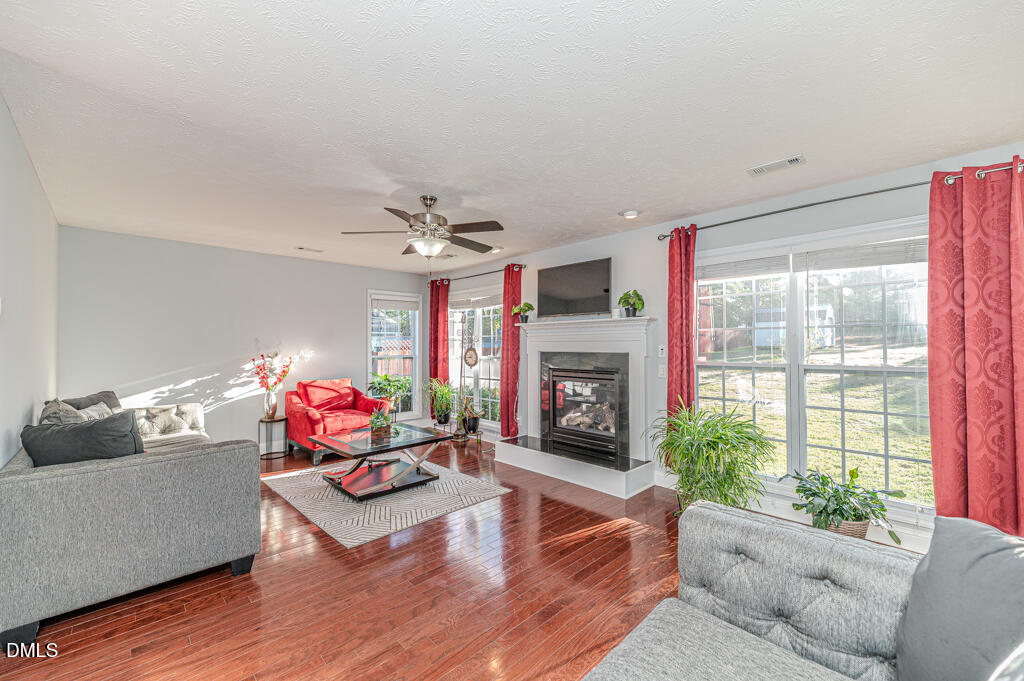 437 Spring Flowers Drive, Cameron