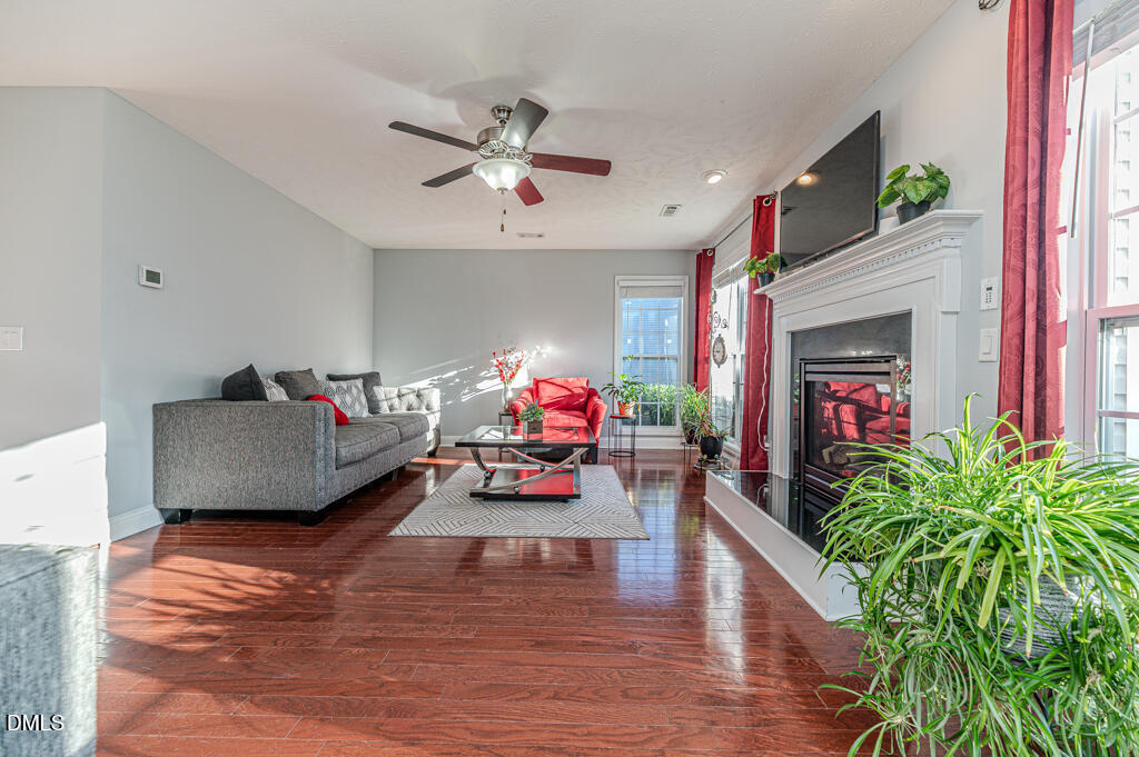 437 Spring Flowers Drive, Cameron