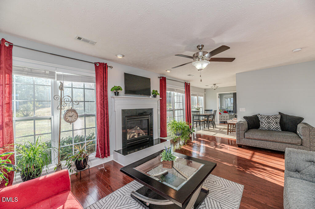 437 Spring Flowers Drive, Cameron