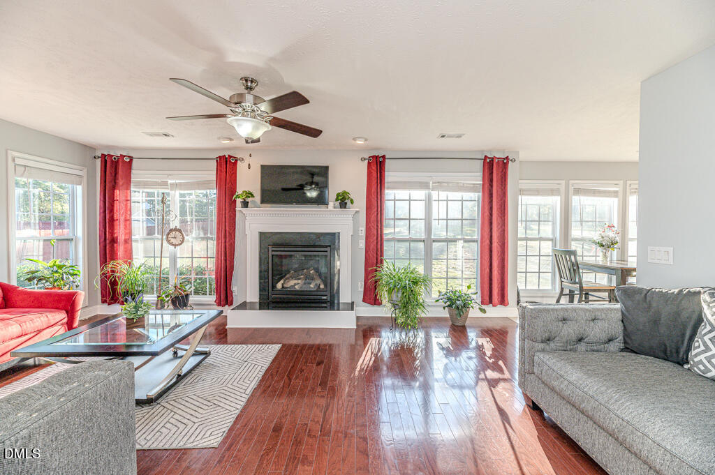 437 Spring Flowers Drive, Cameron