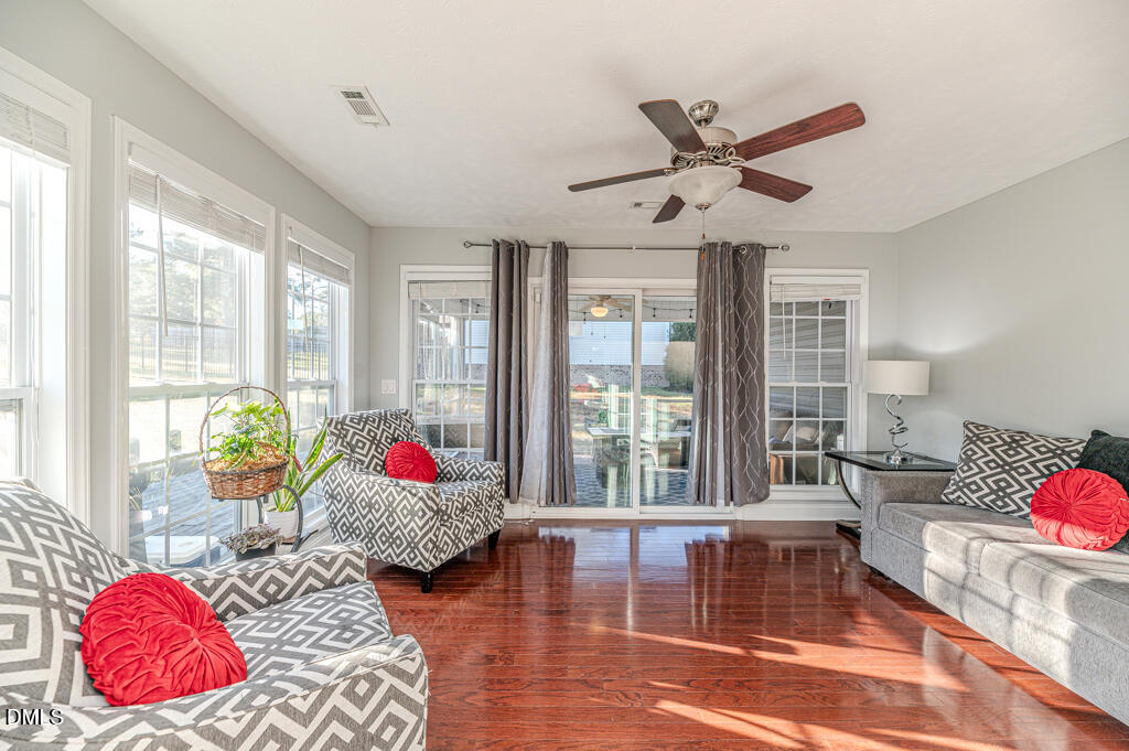 437 Spring Flowers Drive, Cameron