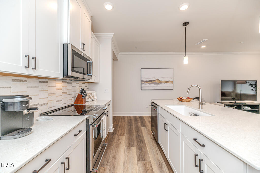 208 Golden Gate Lane